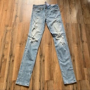 NWT Mens light wash distressed skinny jeans